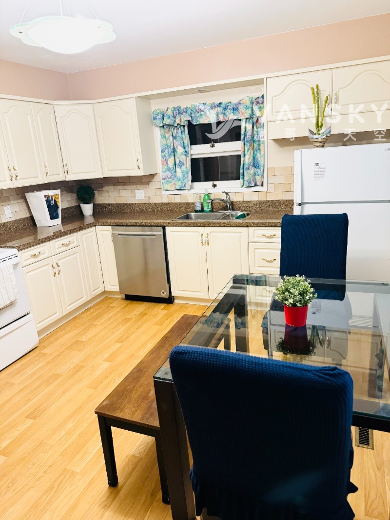 260330121935_Kitchen 2.jpg